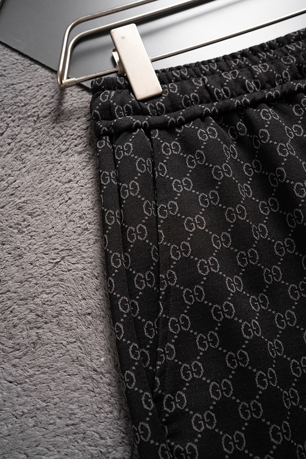 ブランドハーフパンツ側面デザイン